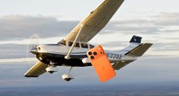 Un iPhone 17 Pro sale volando de una avioneta y sobrevive al impacto como si nada