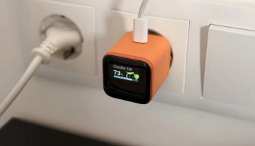 La pantalla de este cargador Anker no está de adorno: te cuenta qué está haciendo para cuidar la batería de tu iPhone