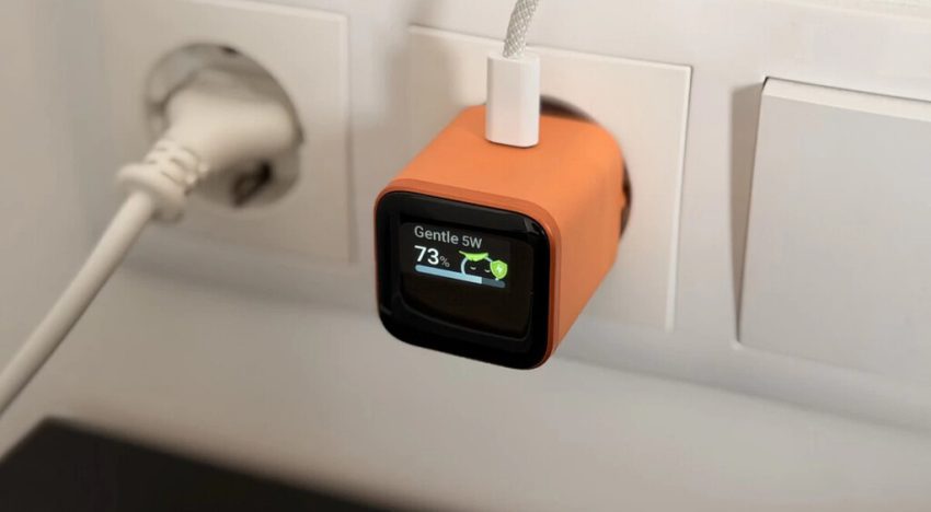 La pantalla de este cargador Anker no está de adorno: te cuenta qué está haciendo para cuidar la batería de tu iPhone