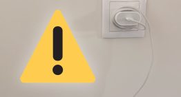 Muchos dejamos el cargador del Mac o del iPhone enchufado por pura pereza. Hay dos buenas razones para dejar de hacerlo