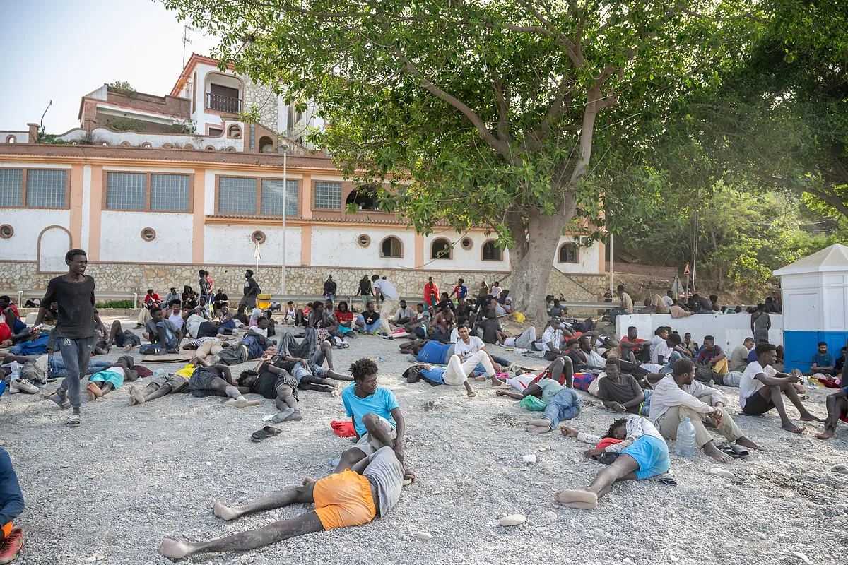 Los migrantes retratan la desidia de Marruecos ante la avalancha del jueves: «Había 3-4 gendarmes y sólo nos echaban hacia el mar»