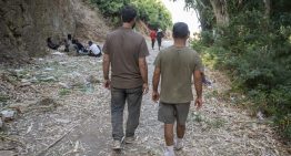 Los 'otros' en la gran avalancha en Ceuta: la increíble historia de los tres hermanos palestinos y de la pareja de afganos