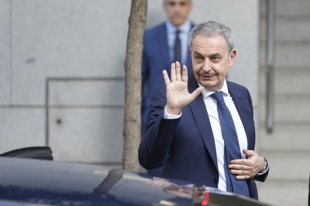Zapatero recurre la autorización del juez para investigar cuentas bancarias suyas y de su entorno