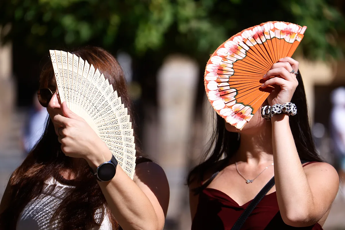 El calor y las lluvias mantienen en aviso a diez comunidades este lunes con tormentas en Valencia, el sudeste y Navarra