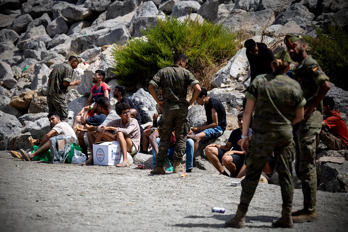 Defensa ordena cancelar los permisos a los militares en Ceuta a partir del 13 de agosto