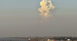 Los bomberos acorralan el fuego de Niebla que sólo permanece activo en el frente este