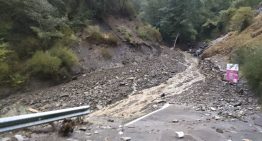 Las riadas mantienen cortados los accesos a tres pueblos de la comarca del Bierzo (León)