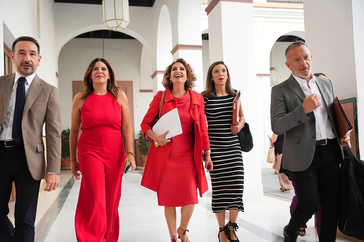 El nuevo ciclo electoral arranca con un PSOE sin pulso y los cuadros parapetados en los cargos municipales: «Esto sólo lo salvan nuestros alcaldes»