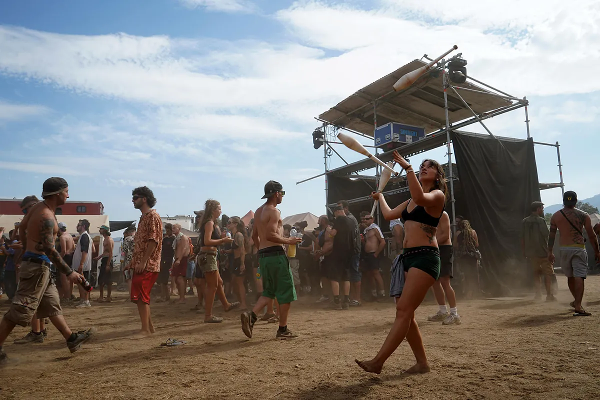 La fiesta rave ilegal de Cáceres toca a su fin tras una semana sin incidentes graves: «Sólo hemos venido a divertirnos»