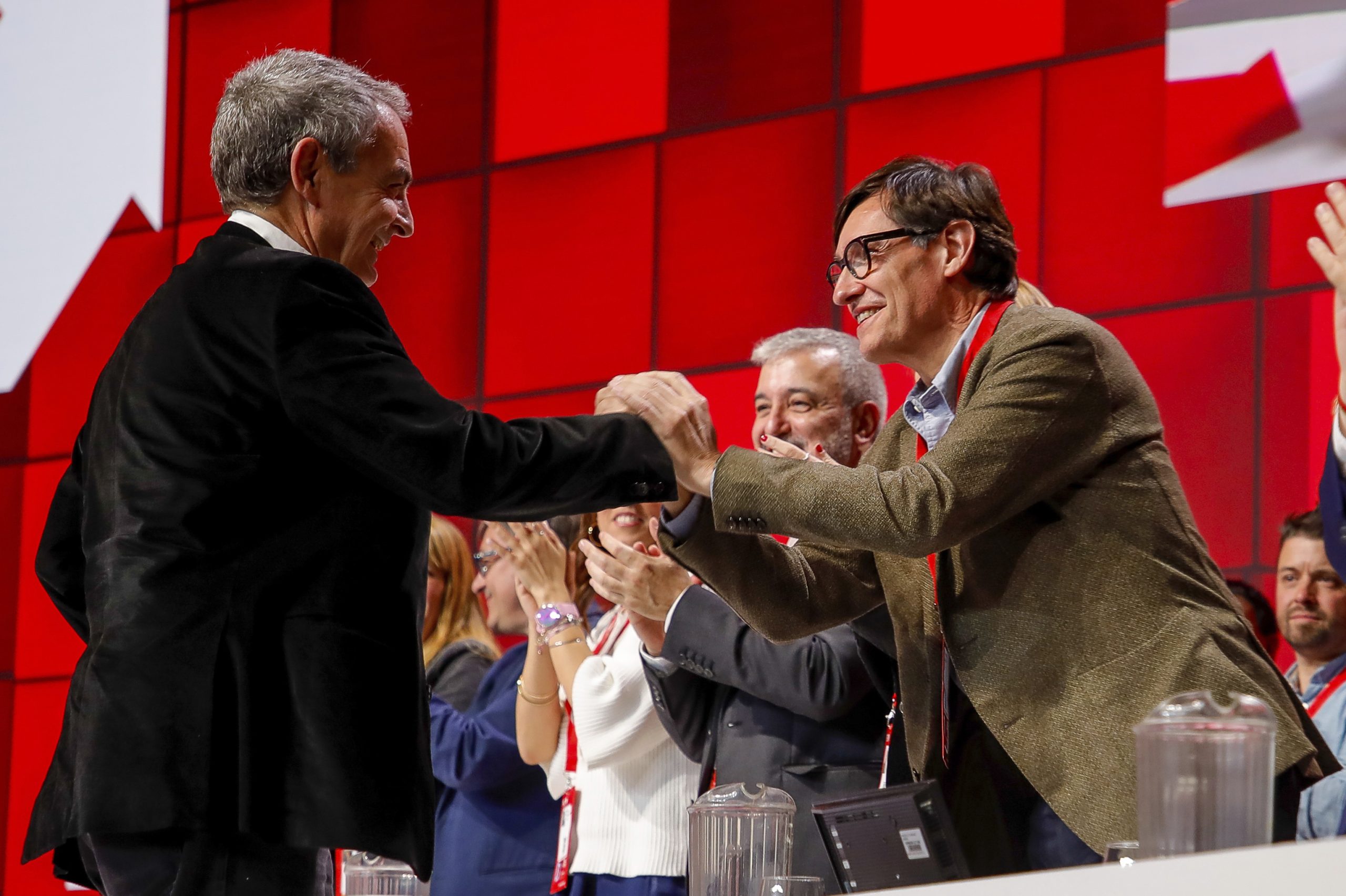 Zapatero e Illa durante la campaña electoral catalana de 2024
