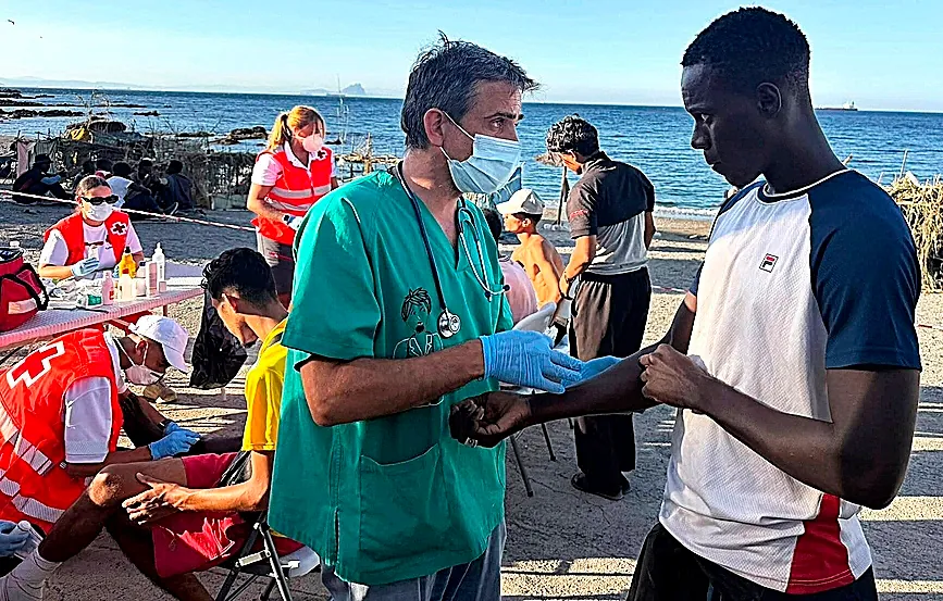 Sólo dos médicos voluntarios para 10.000 migrantes en Ceuta: «Estamos cerca de una verdadera crisis de salud pública»
