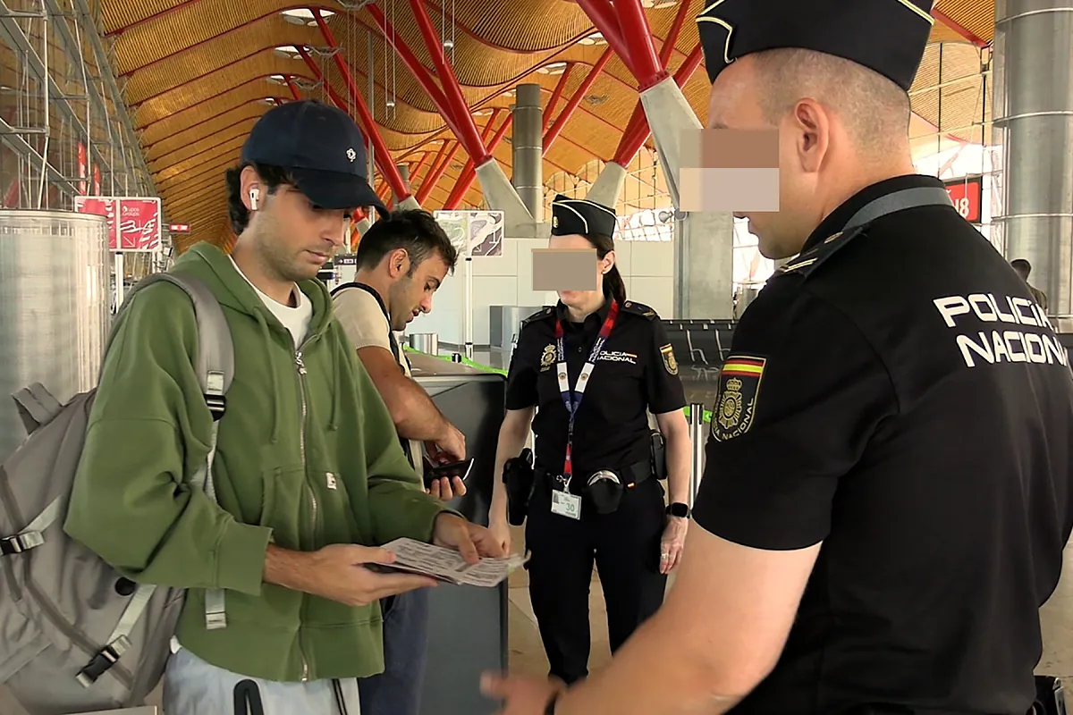 Los controles fronterizos a viajeros procedentes de Italia afectan ya a más de 8.200 personas