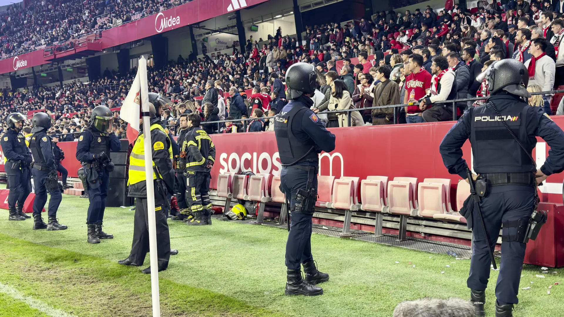 Ultras del Sevilla atacan a peñistas del Atleti: «Había menores y bebés, han provocado miedo y pánico»