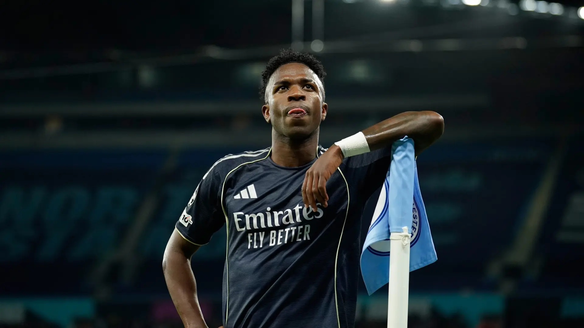 Vinícius, tras renovar con el Real Madrid: «Ocho años en el Bernabéu son muy cortos… seis años más y para siempre»