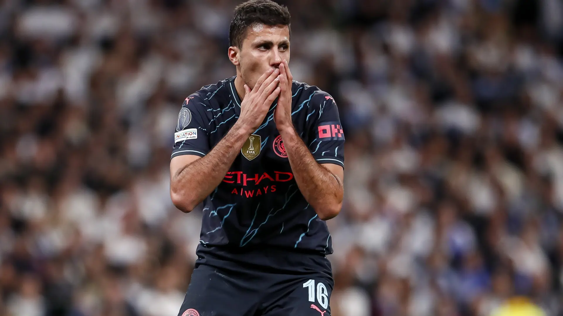 El City rechaza la primera oferta del Barcelona para fichar a Rodri