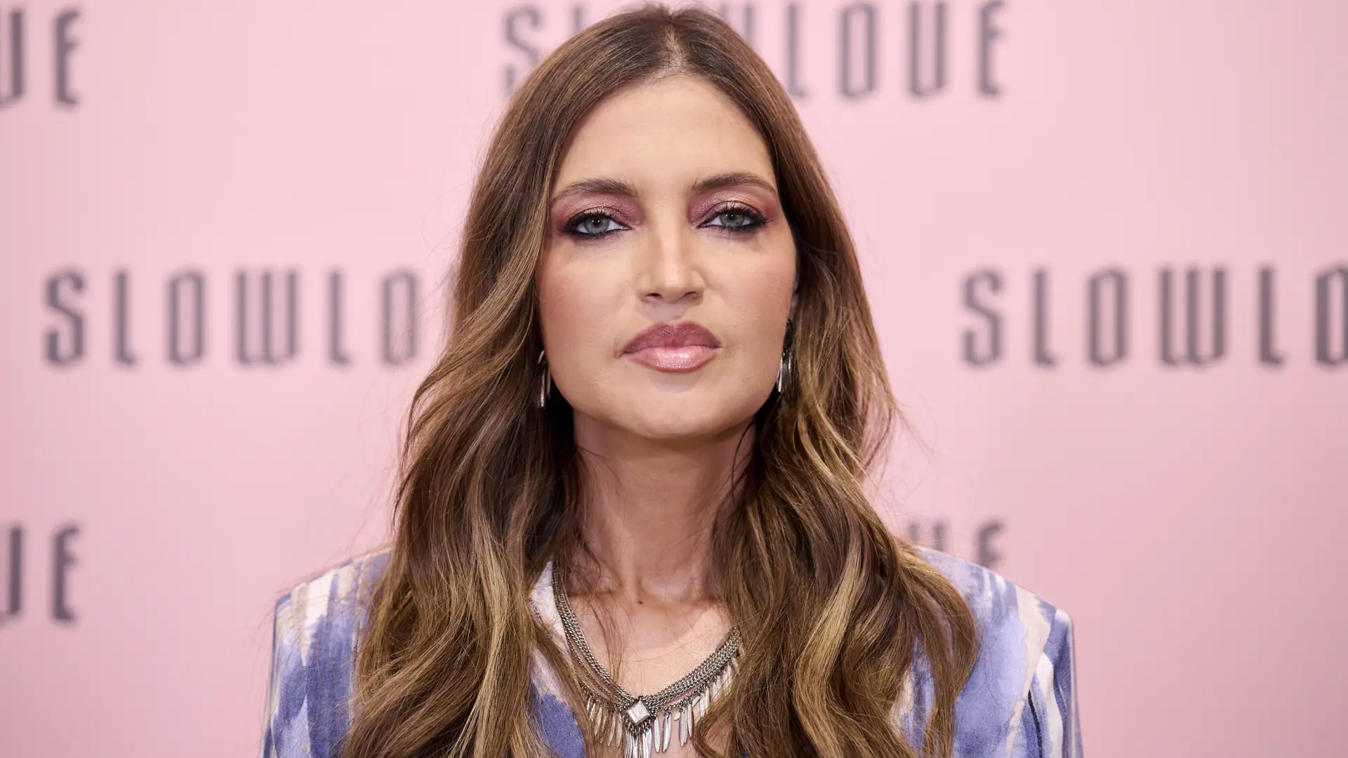 Sara Carbonero enseña sus cicatrices con un mensaje de superación: «Qué alivio cuando dejamos de ser solo lo que nos pasó»