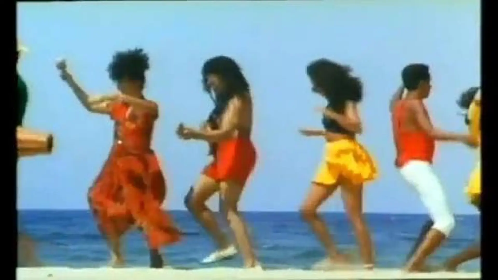 Qué fue de Kaoma, el grupo que hizo bailar al mundo con la 'Lambada' y quedó marcado por su plagio
