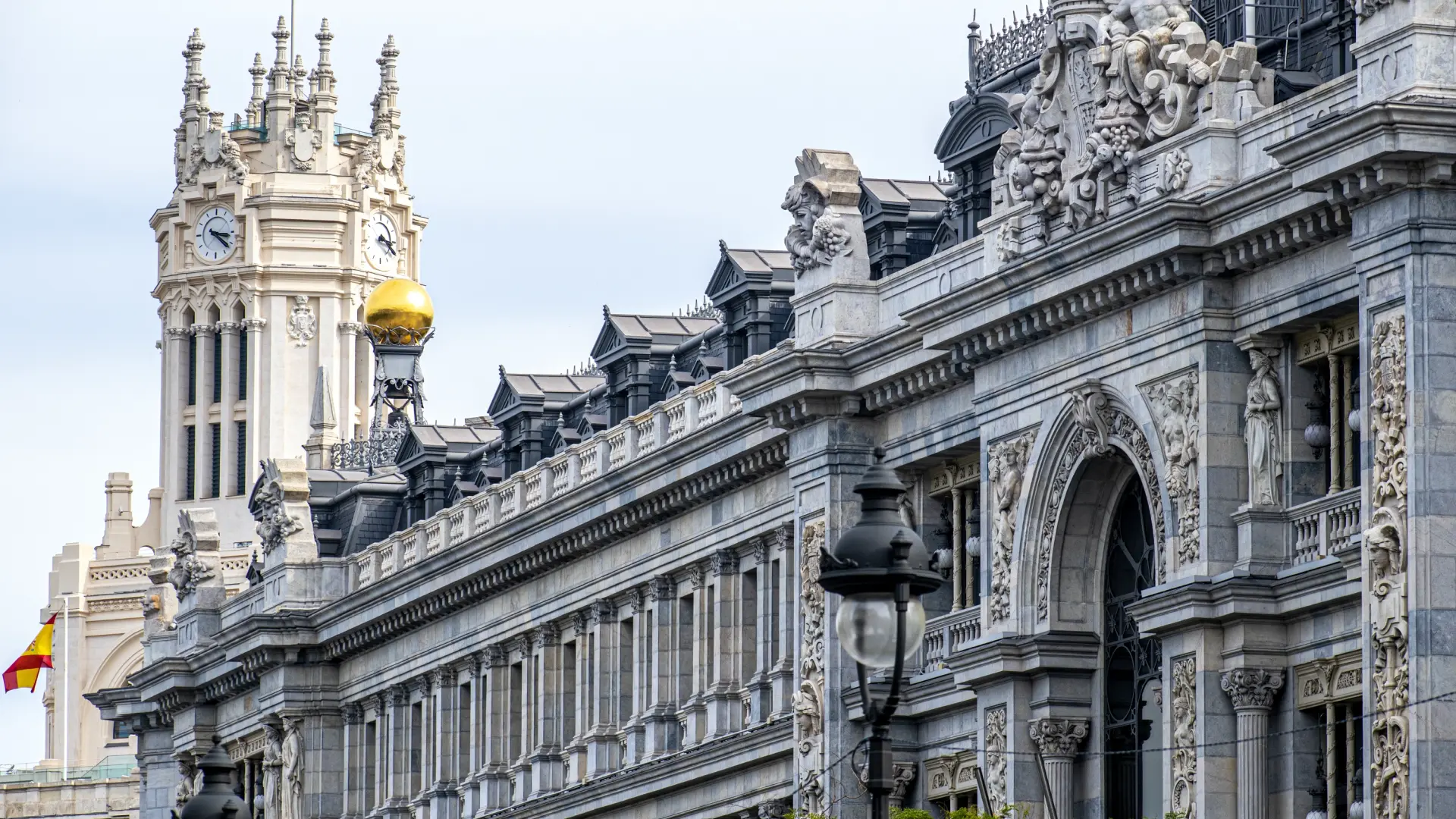 La deuda pública retoma su escalada en junio y marca un nuevo máximo histórico en los 1,763 billones de euros
