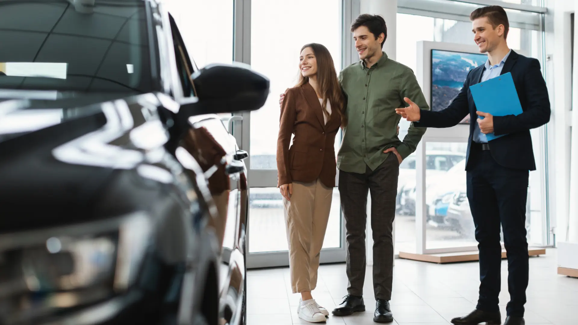 España vuelve a matricular más de 100.000 coches en julio seis años después