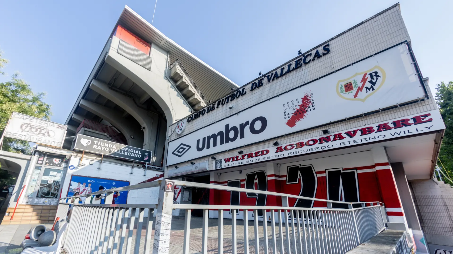 El Rayo y Madrid acercan posturas: el club permitirá entrar al estadio a la Comunidad y Martín Presa «espera» poder jugar en Vallecas