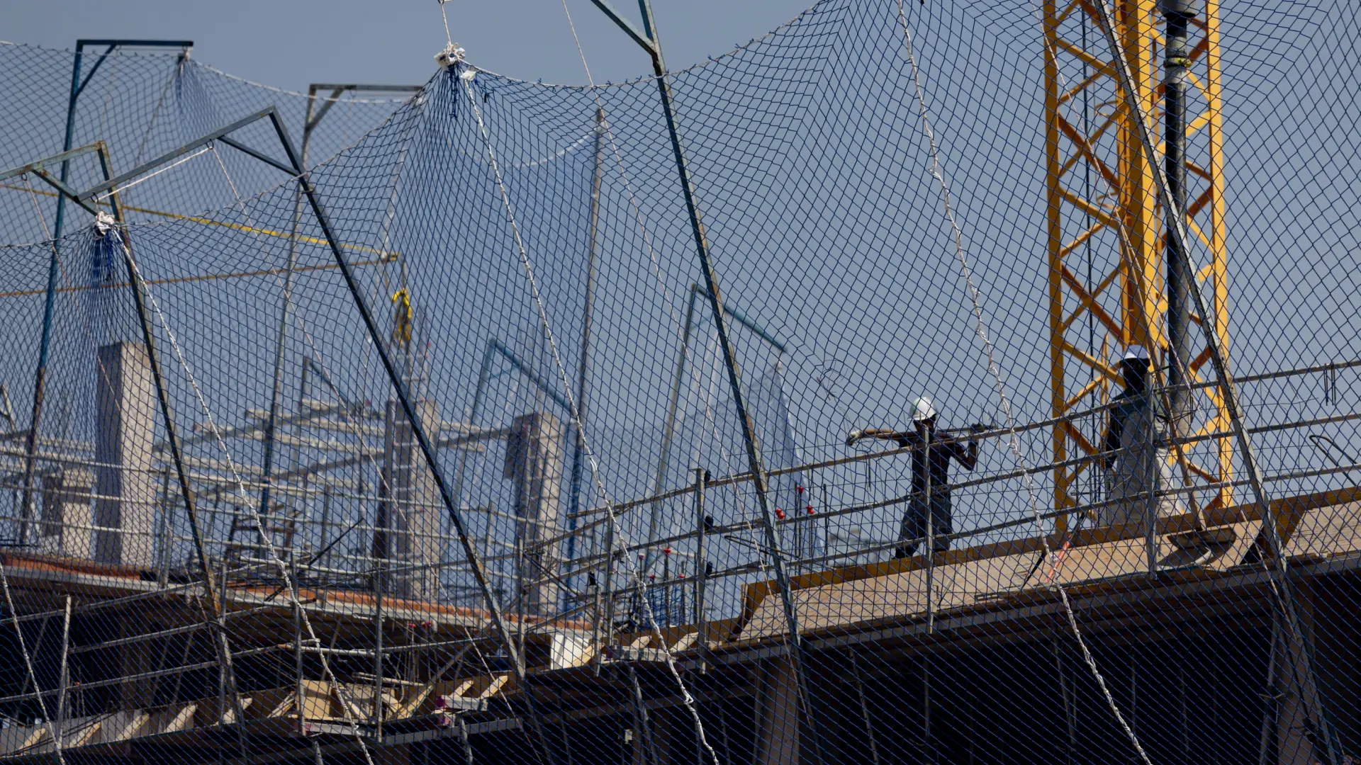 España logra una ocupación récord de más de 22,5 millones de trabajadores tras la regularización extraordinaria de inmigrantes