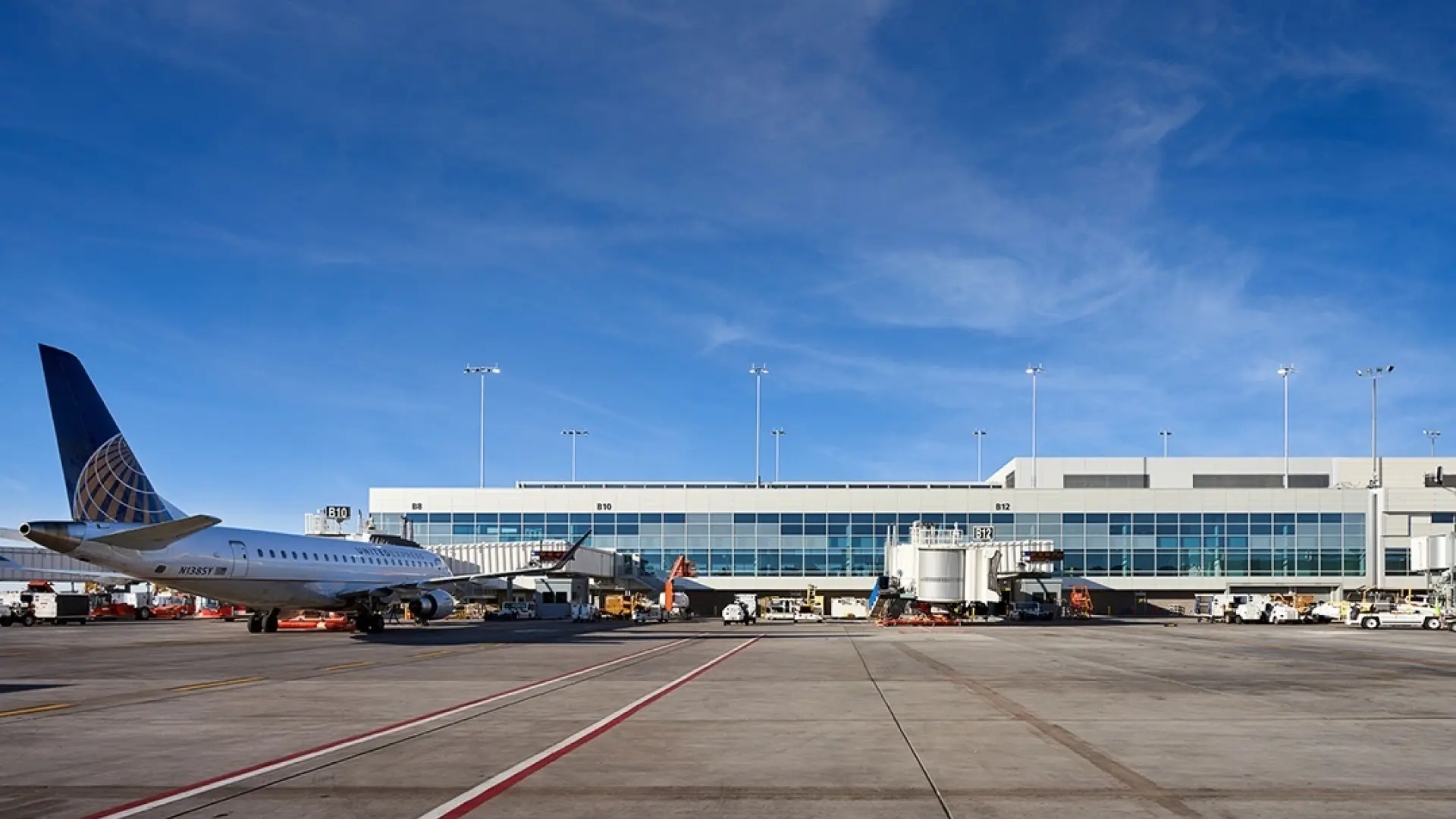 Cinco heridos tras una fuerte turbulencia por mal tiempo que desvió una veintena de vuelos en Colorado