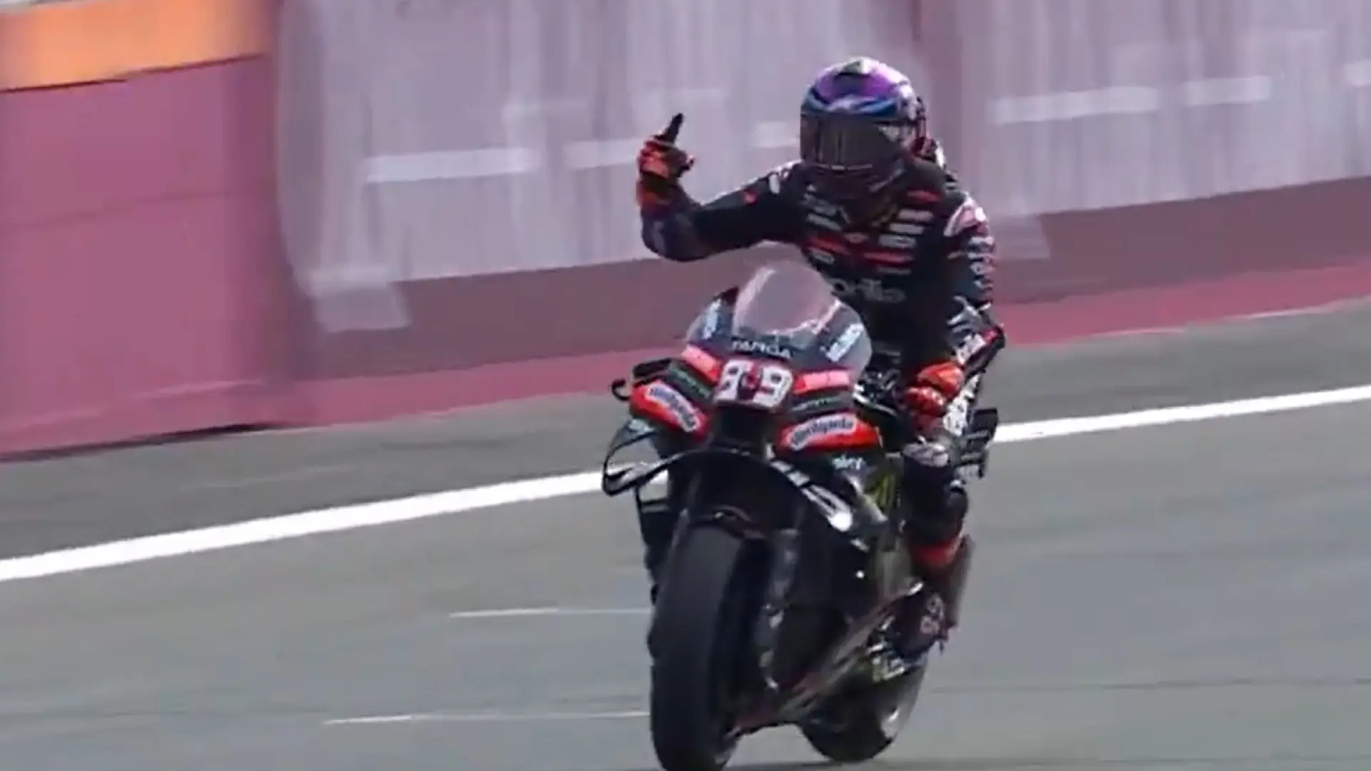 Jorge Martín firma una victoria incontestable en el sprint de Silverstone con Márquez con problemas