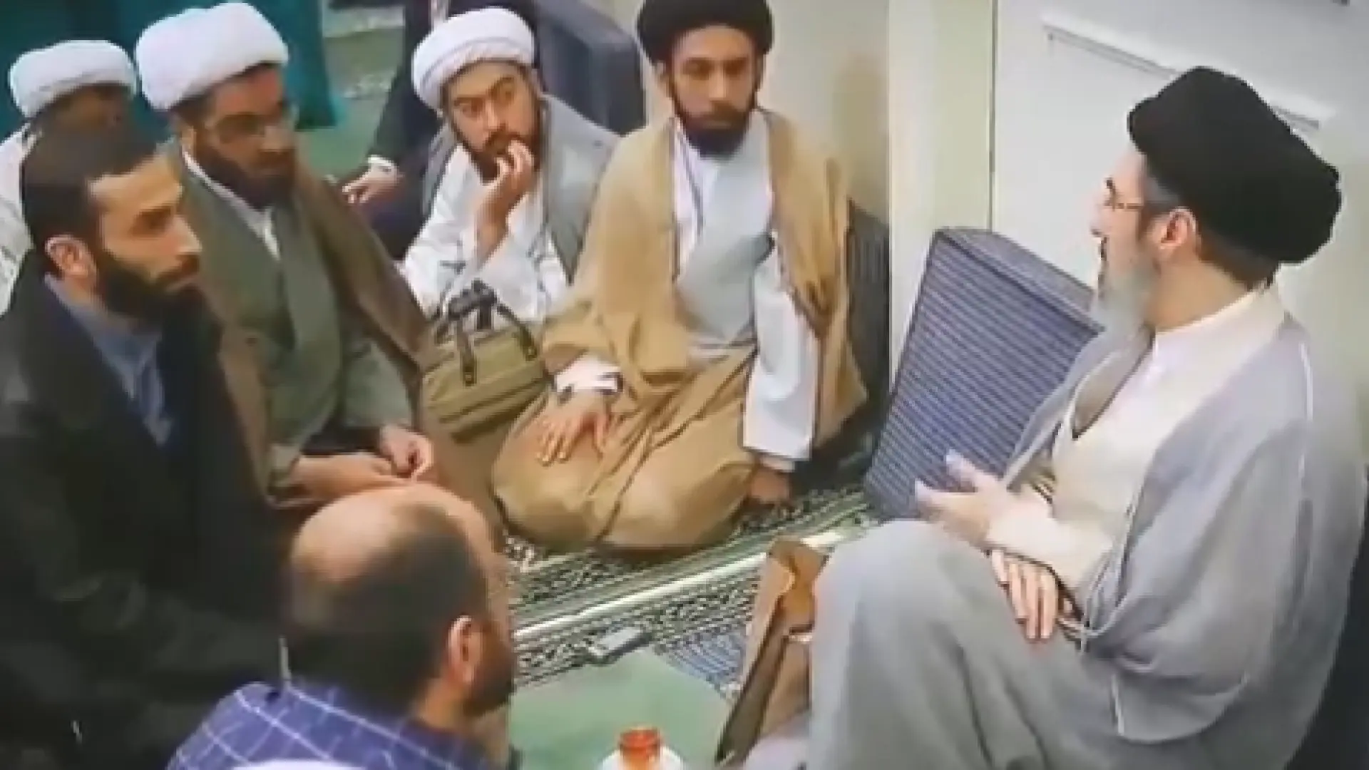 El presidente de Irán se reúne con Mojtaba Jameneí mientras se extiende la creencia en el país que el líder supremo está muy grave