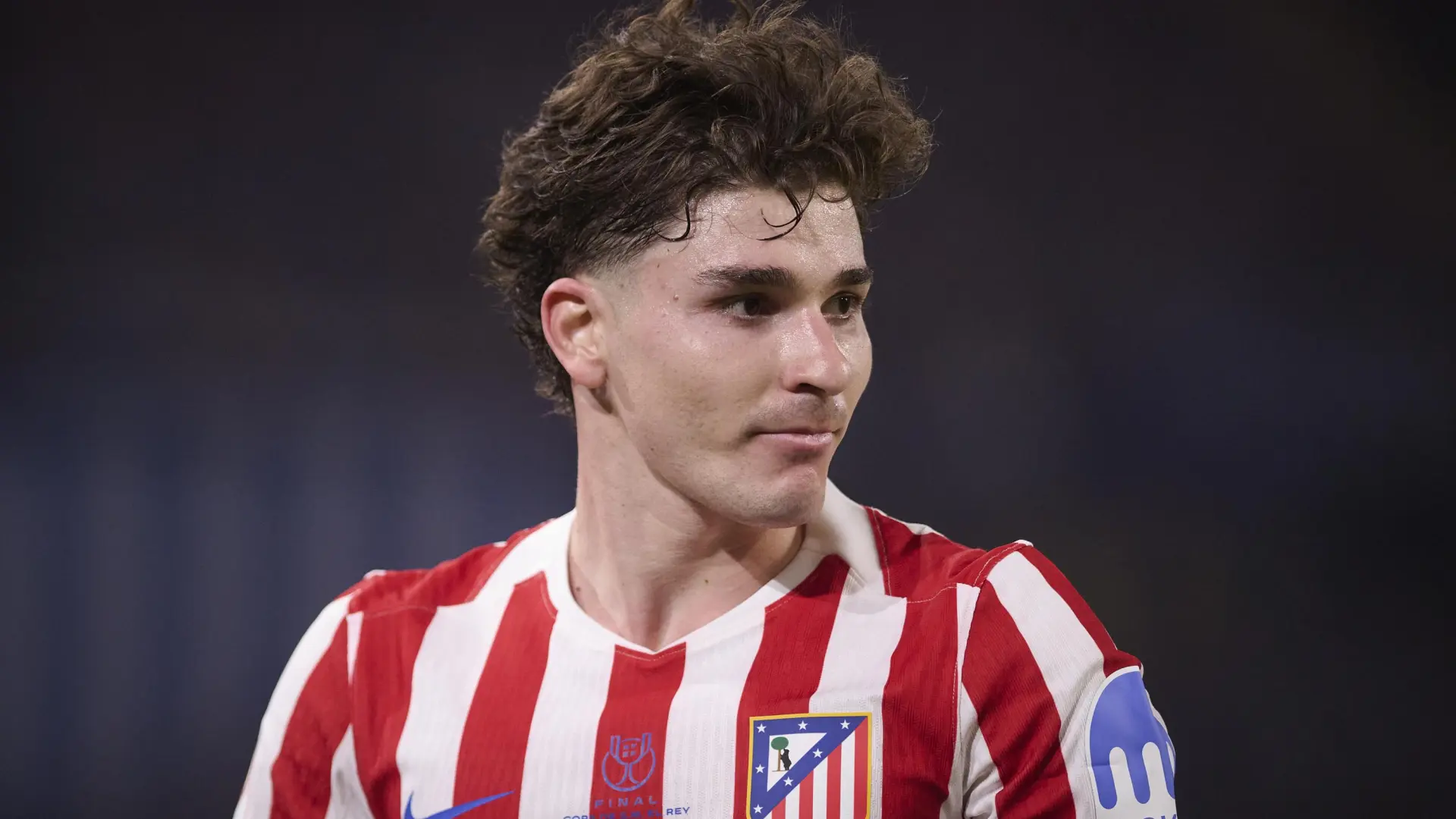 Julián Álvarez vuelve con el Atlético con su futuro todavía en el aire