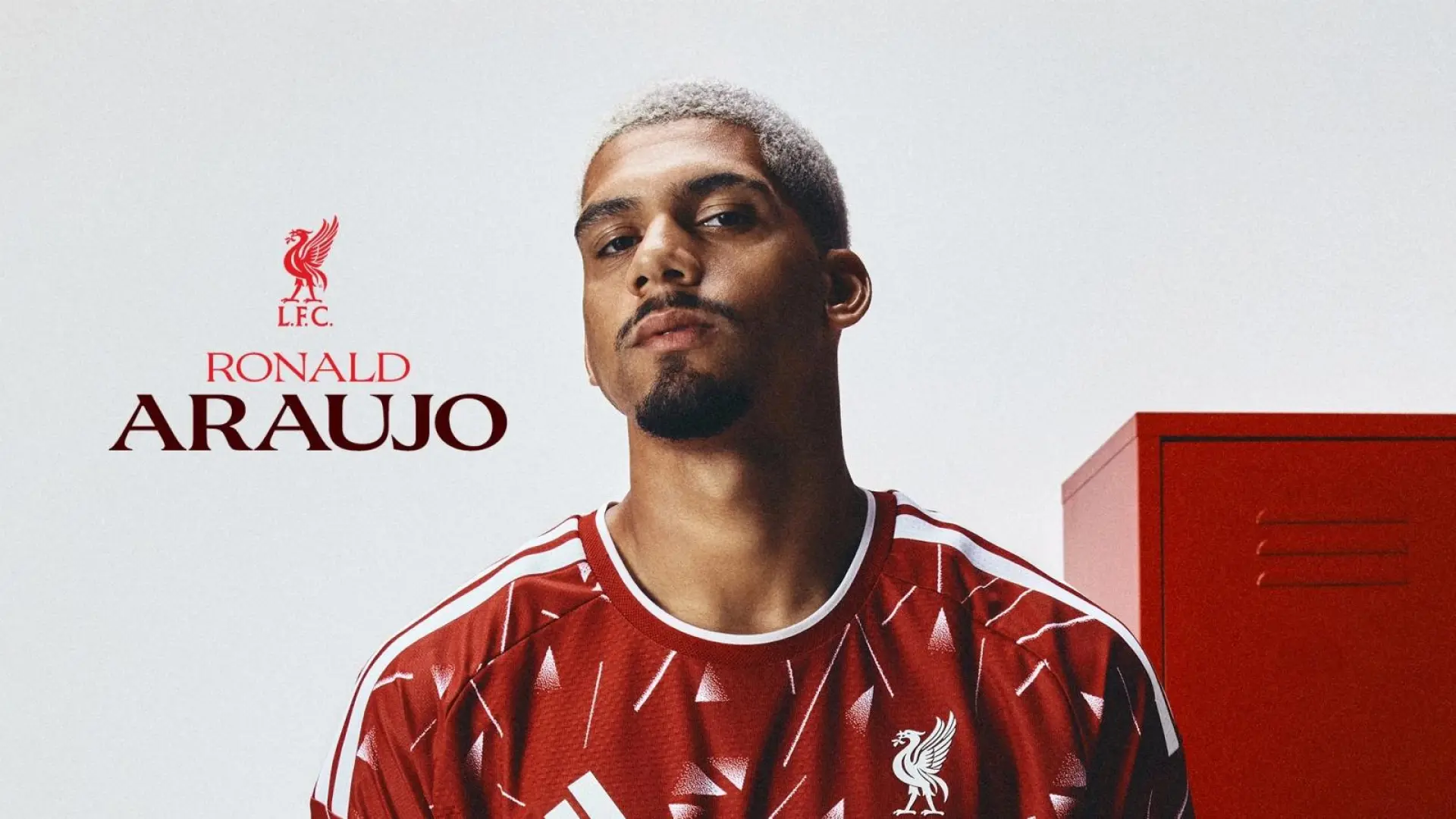 El Barça hace oficial la marcha de Ronald Araujo al Liverpool: cedido por un temporada y con una opción de compra de 55 millones