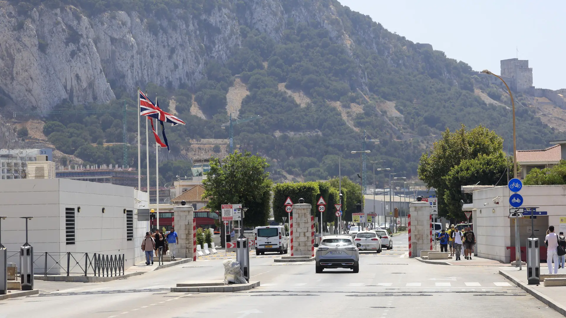 Un mes sin la Verja de Gibraltar: balance positivo en el Peñón y en la comarca
