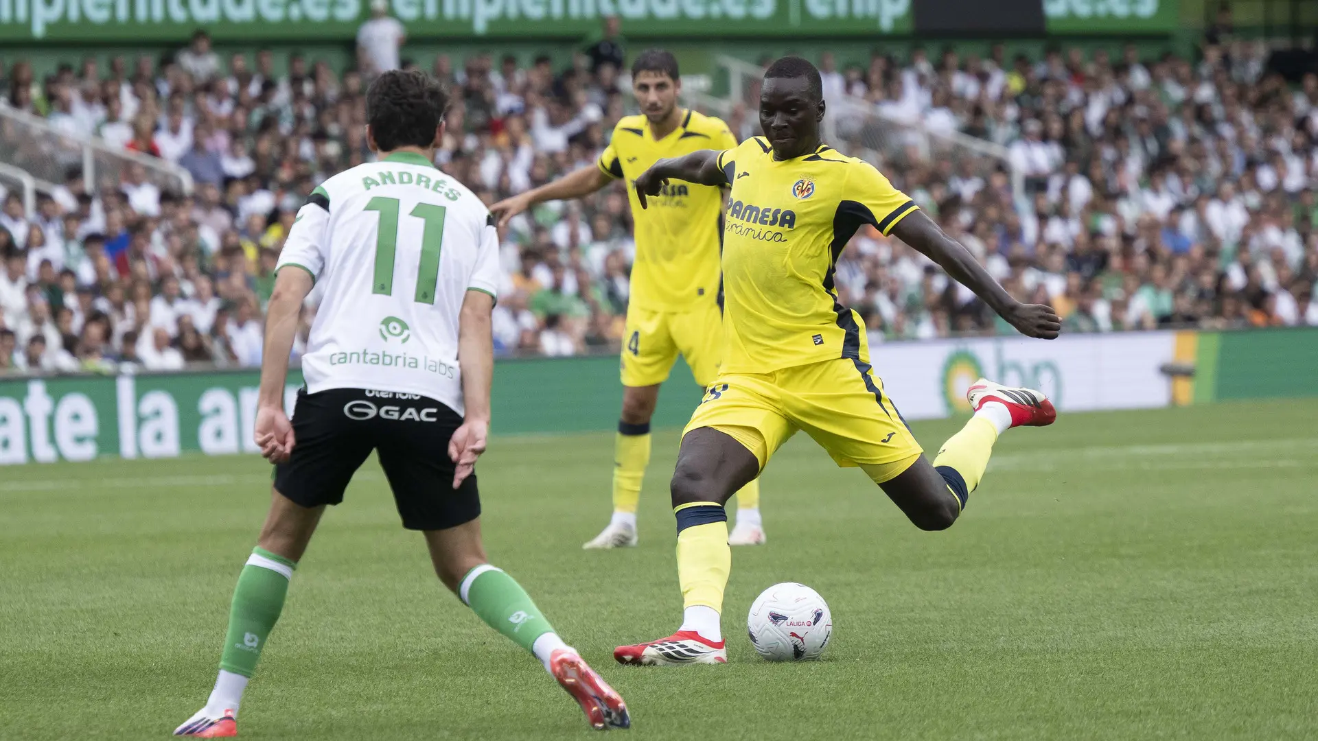 El Villarreal frena la sorpresa del Racing de Santander en su regreso a Primera 14 años después