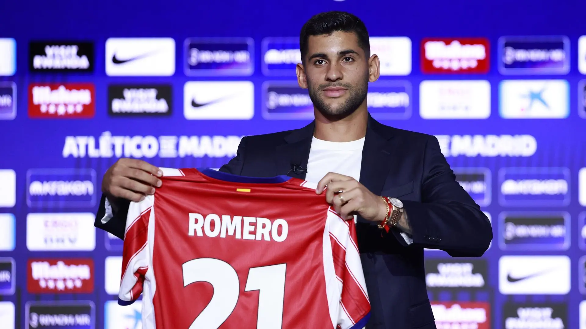 El Cuti Romero, en su presentación con el Atlético de Madrid: «A Julián Álvarez lo veo muy metido y con ganas de hacer goles»