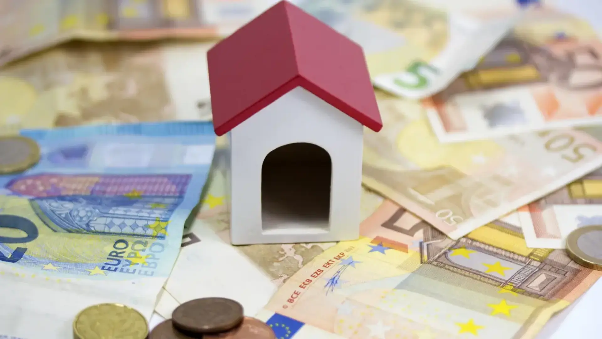 El euríbor supera el 3% por primera vez en dos años y avanza una subida de las hipotecas de hasta 1.600 euros