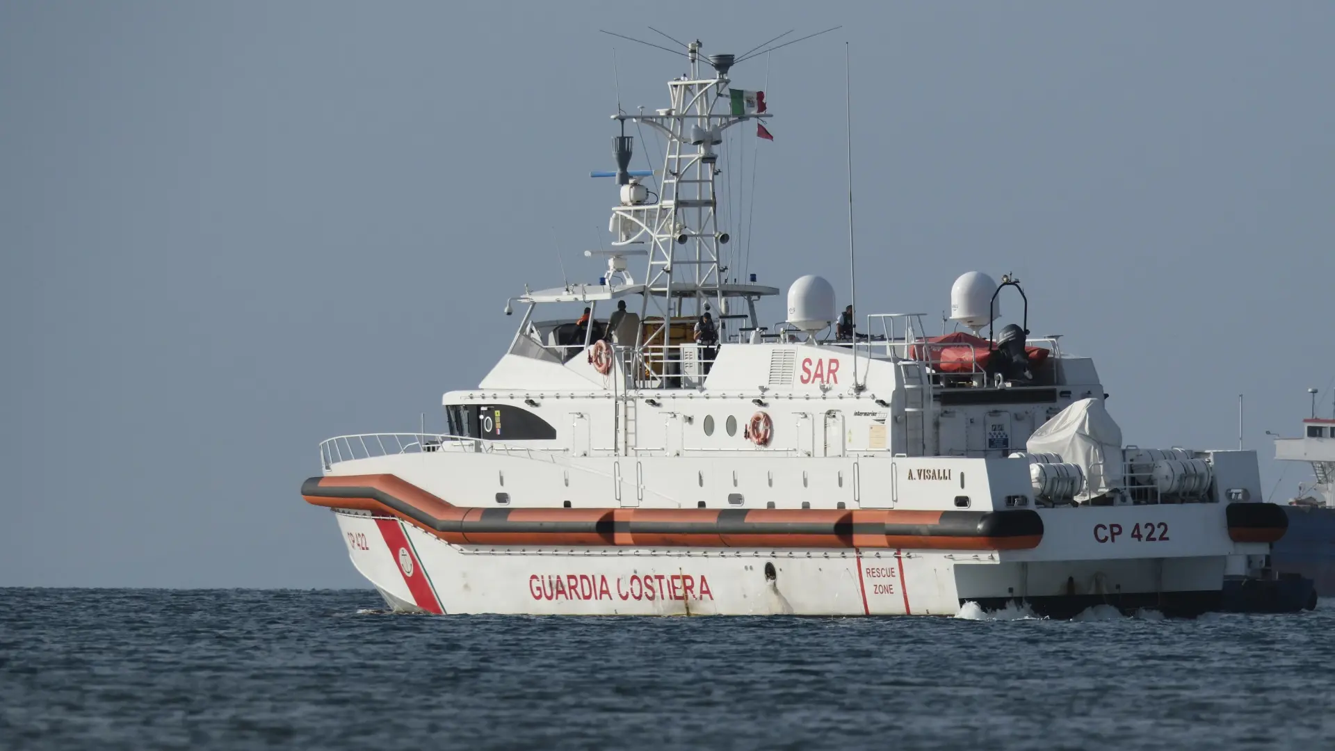 Buscan a un empresario español que cayó de su barco en aguas de Italia