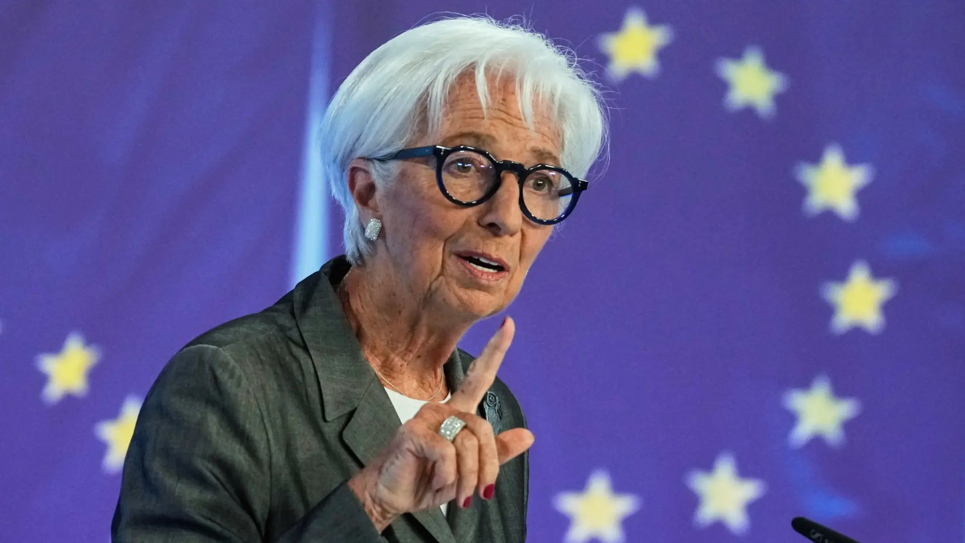 El BCE mantuvo los tipos de interés de julio pese a que algunos miembros apoyaban una nueva subida