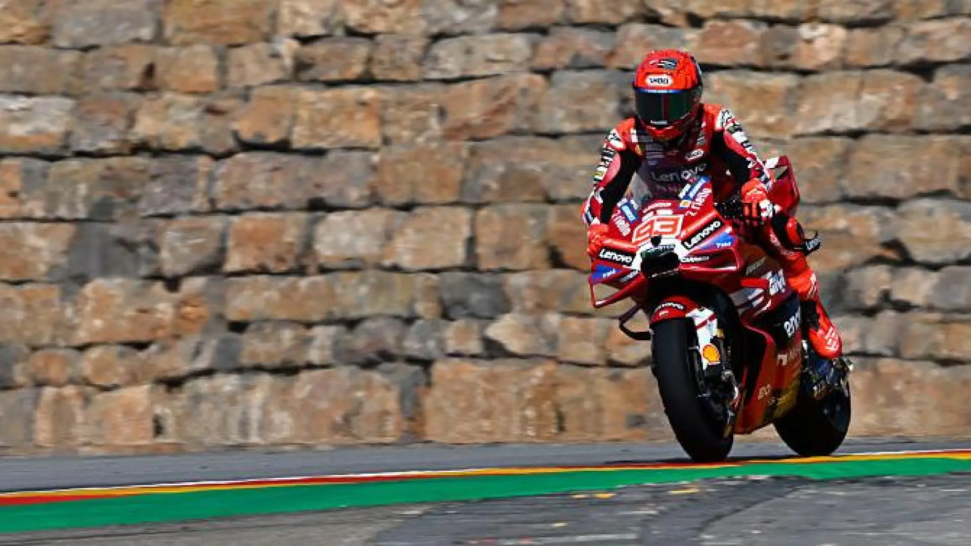 Marc Márquez domina la primera sesión libre del GP de Aragón con 35 milésimas sobre Raúl Fernández