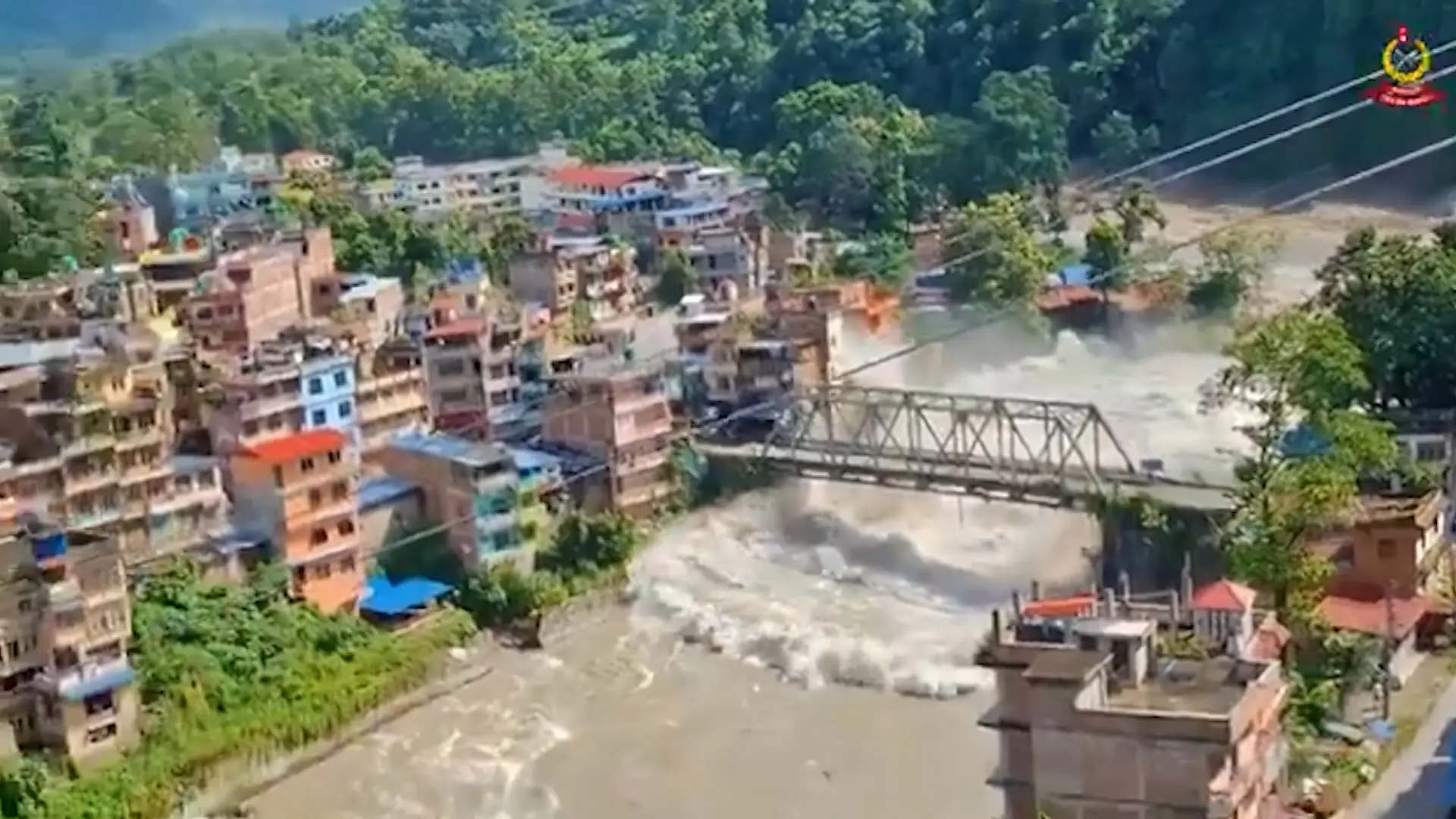 Nepal halla con vida a uno de los tres españoles desaparecidos tras las riadas