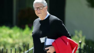 Bill Gates pide 'guardar' trabajos para humanos y acuña el término 'Human Reserved'