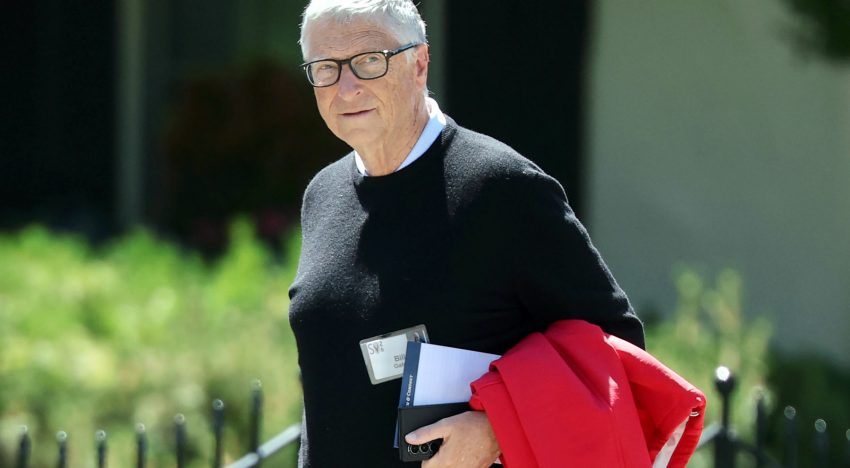 Bill Gates pide 'guardar' trabajos para humanos y acuña el término 'Human Reserved'