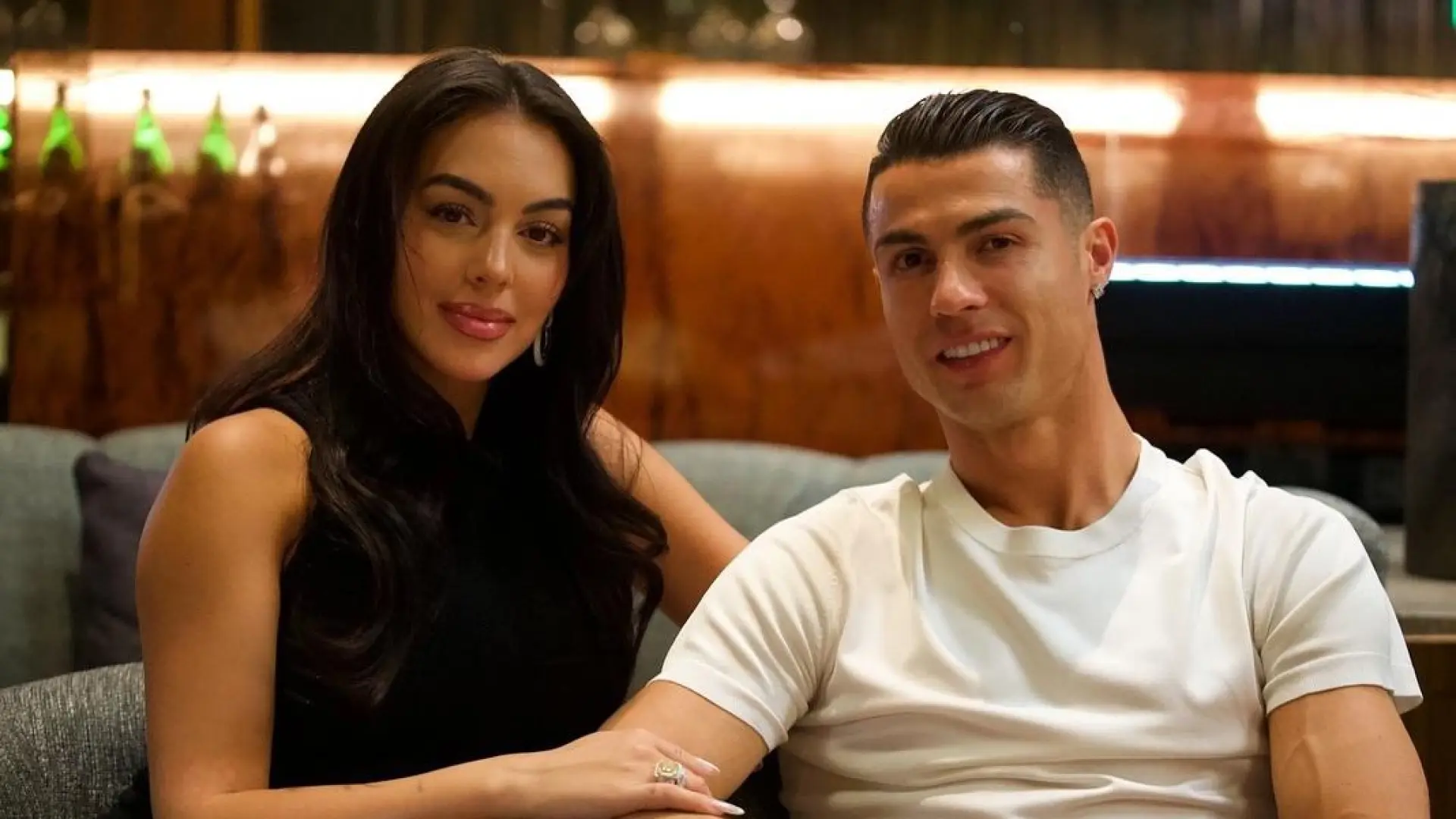 Cristiano y Georgina ya se han casado: el futbolista anuncia el «sí, quiero» con una foto de las alianzas