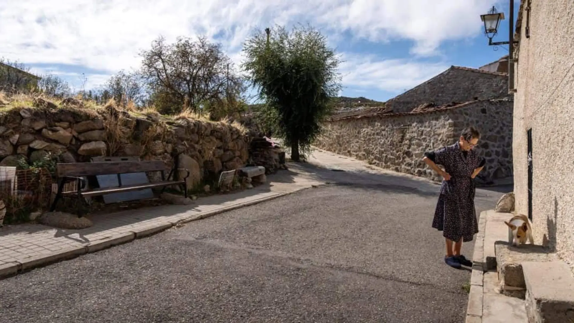 El precio de la vivienda empuja a los jóvenes a la 'España Vaciada': uno de cada cuatro planea dejar la ciudad y mudarse a un pueblo
