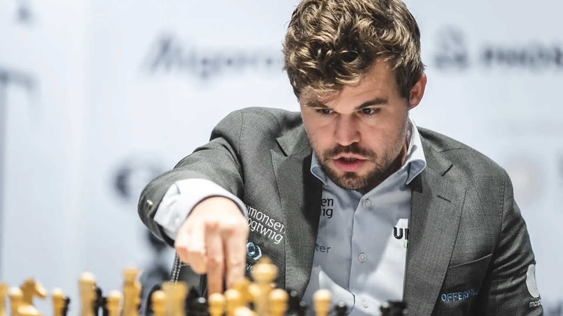 Magnus Carlsen, el mejor ajedrecista de la historia, pierde contra un rival de 14 años