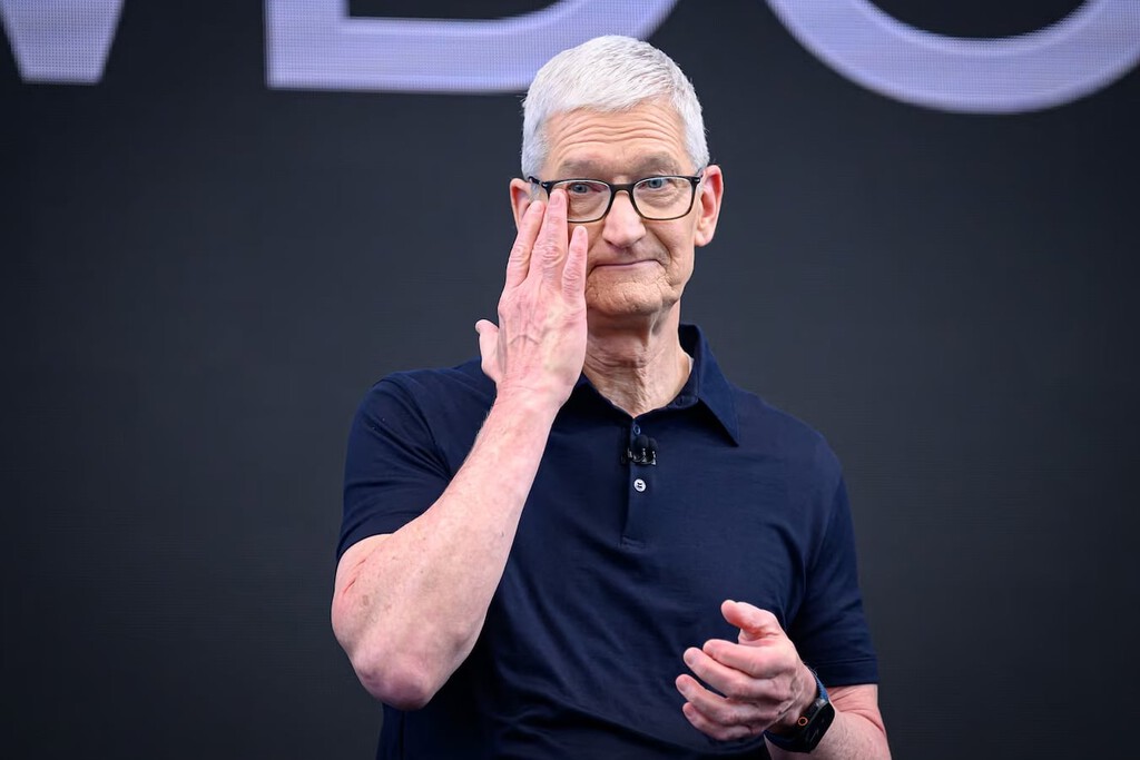 "Diga lo que se diga sobre mi éxito...": Tim Cook se despide como CEO de Apple