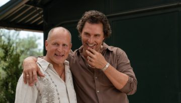 Hoy en Apple TV, la rocambolesca  historia (y con tintes reales) de Matthew McConaughey y Woody Harrelson como hermanos