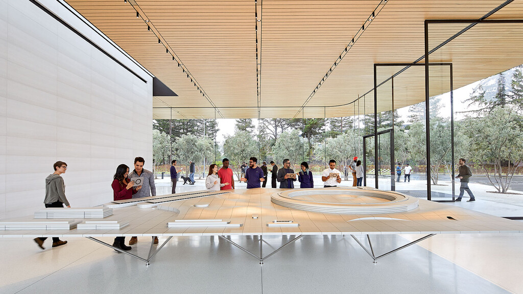 El Apple Park acaba con uno de sus clásicos. Espectacular en 2017, casi inútil a día de hoy 