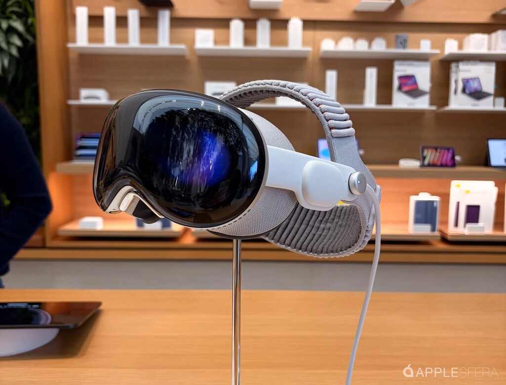 Las Vision Pro no están muertas. Filtran que Apple prepara hasta cuatro diseños distintos 