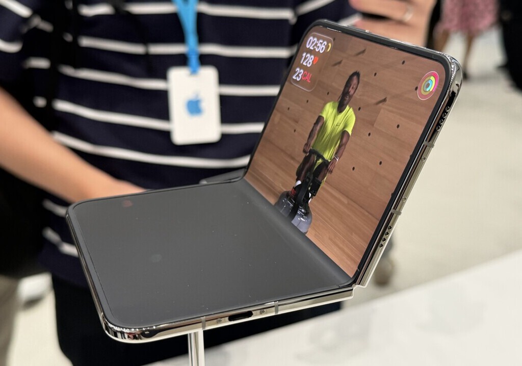 El iPhone Duo tiene un truco para hacer desaparecer su pliegue. Apple ha apostado por la óptica y la nanotecnología 