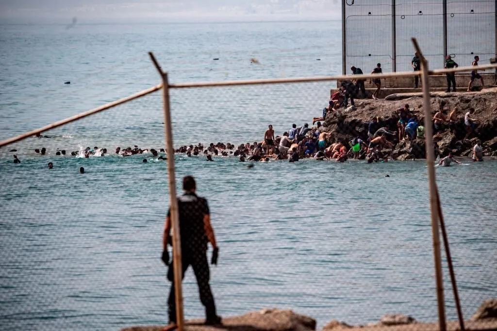 La Policía informa a la jueza de que agentes de Marruecos planificaron y ejecutaron el salto de Ceuta y Marlaska exige explicaciones al director general del Cuerpo