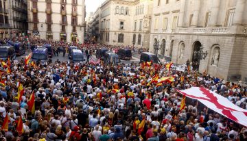 Un clamor transversal de cientos de miles de personas «en defensa de Ceuta» aísla más al 'sanchismo'